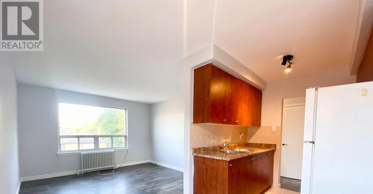 4-127 Scarlett Road, Toronto, ON, M6N 4K6 - 2