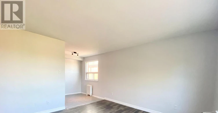 4-127 Scarlett Road, Toronto, ON, M6N 4K6 - 7