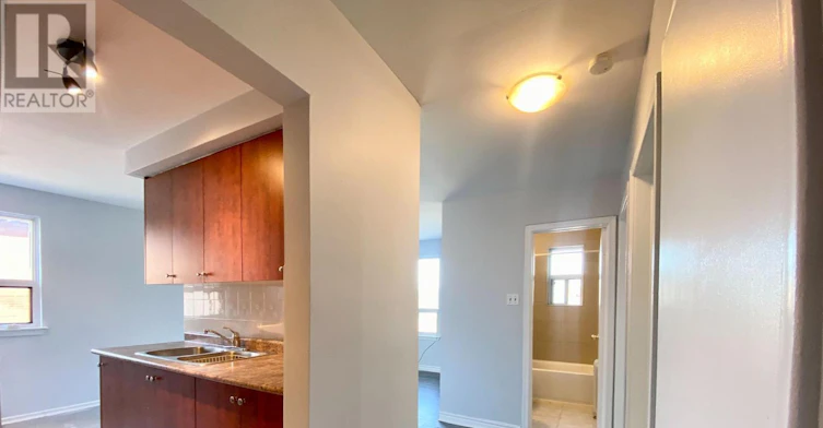 4-127 Scarlett Road, Toronto, ON, M6N 4K6 - 3