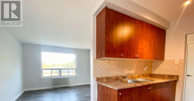 4-127 Scarlett Road, Toronto, ON, M6N 4K6