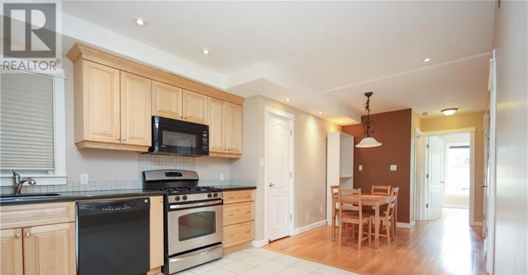 2-736 Cooper Street W, Ottawa, ON, K1R 5J6 - 3