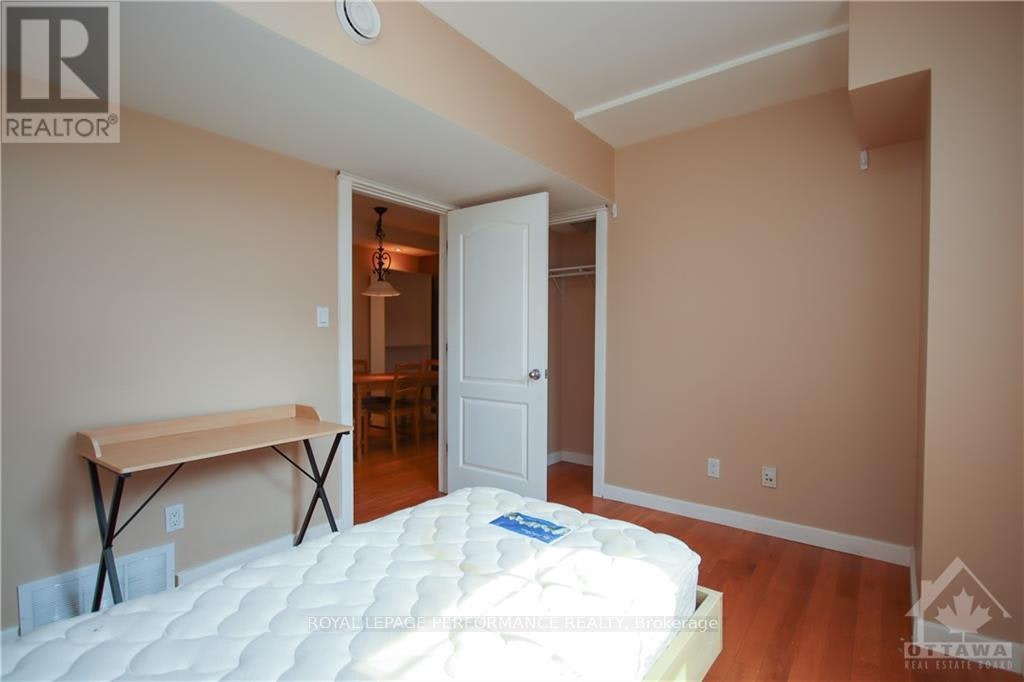 2-736 Cooper Street W, Ottawa, ON, K1R 5J6 - 9
