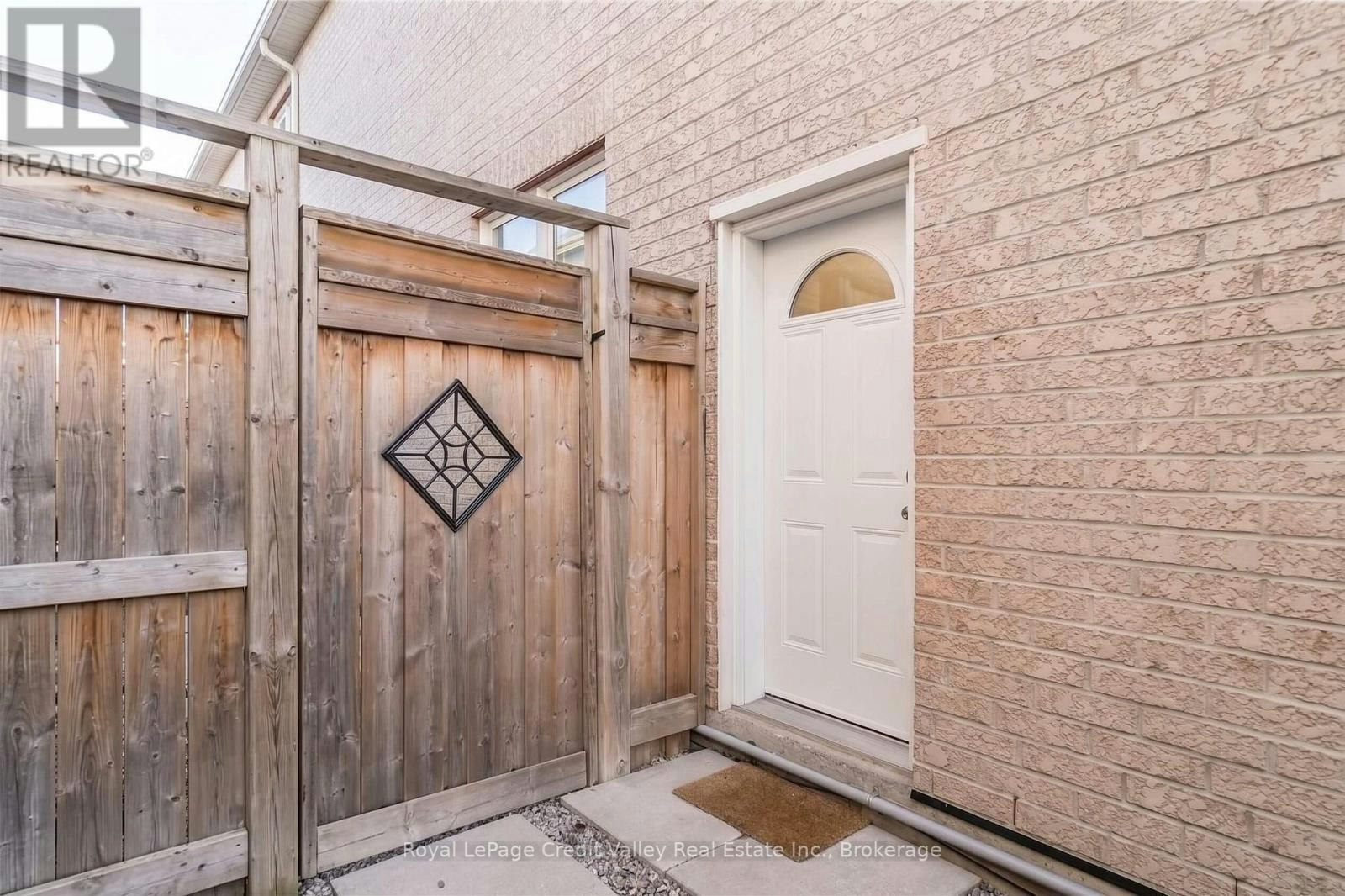 BSMT-9 Old Field Crescent, East Gwillimbury, ON, L9N 0A5 - 2
