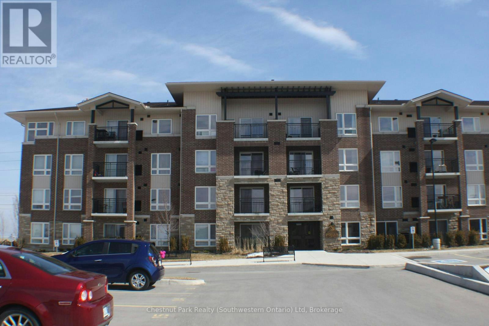 413-67 Kingsbury Square, Guelph, ON, N1L 0L3
