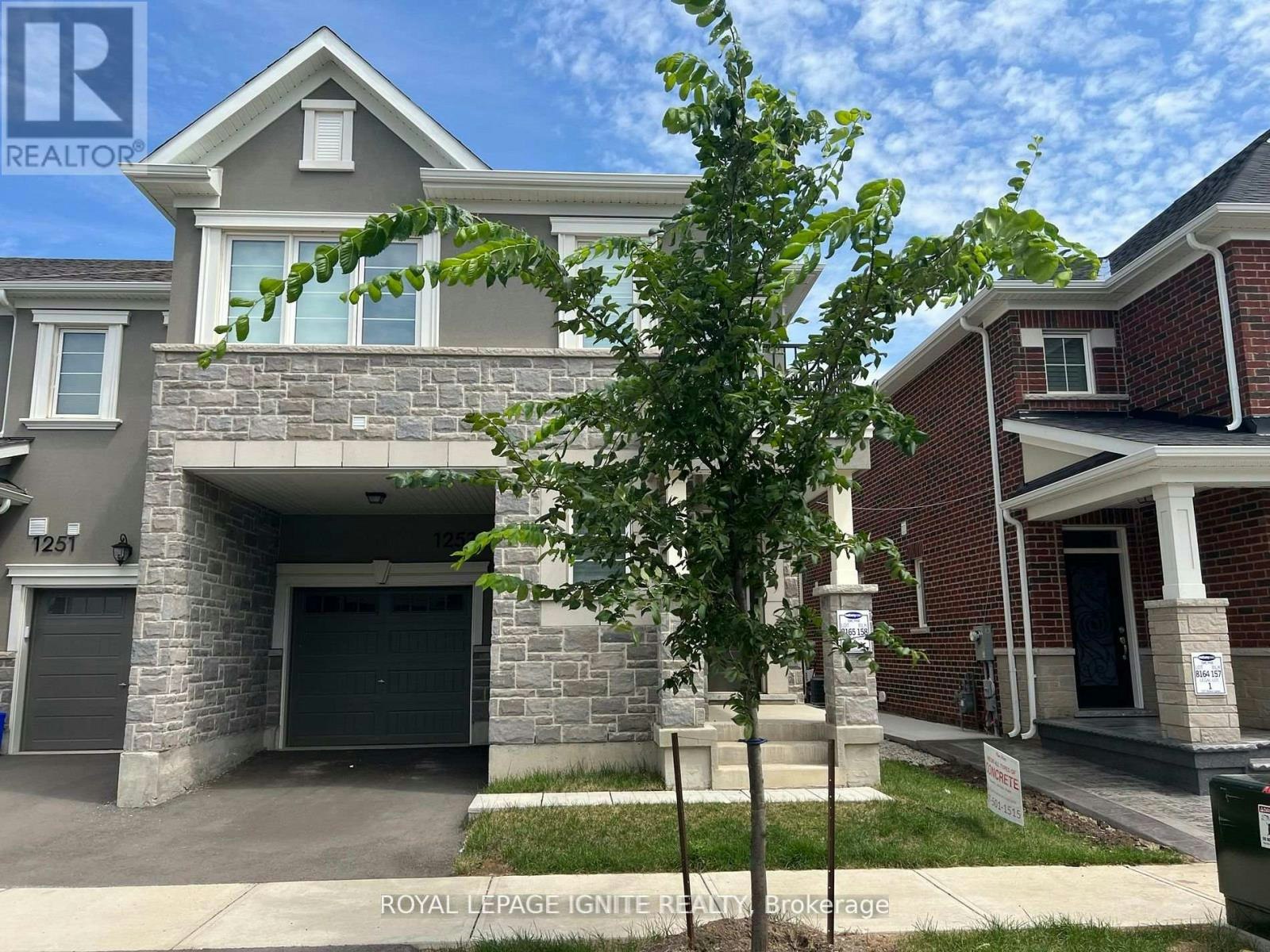 1253 Redbud Gardens, Milton, ON, L9E 1S2 - 2