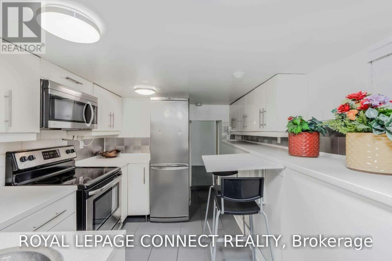 LOWER-307 Pacific Avenue, Toronto, ON, M6P 2P8 - 6