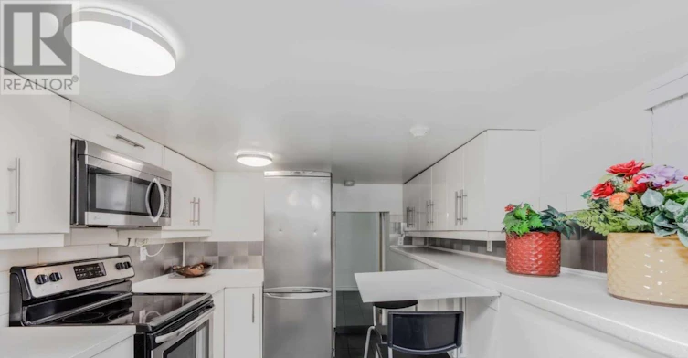 LOWER-307 Pacific Avenue, Toronto, ON, M6P 2P8 - 6