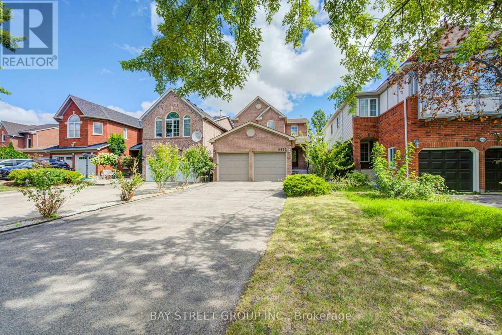 5922 Dalebrook Crescent, Mississauga, ON, L5M 5R9