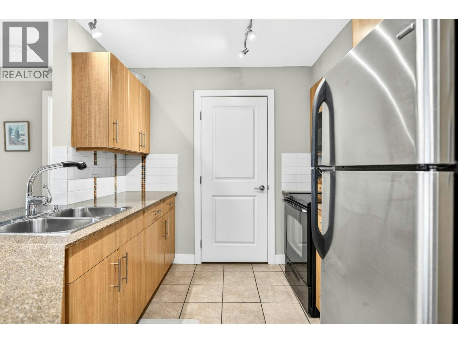 301-12020 207a Street - 2