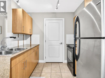 301-12020 207a Street - 2