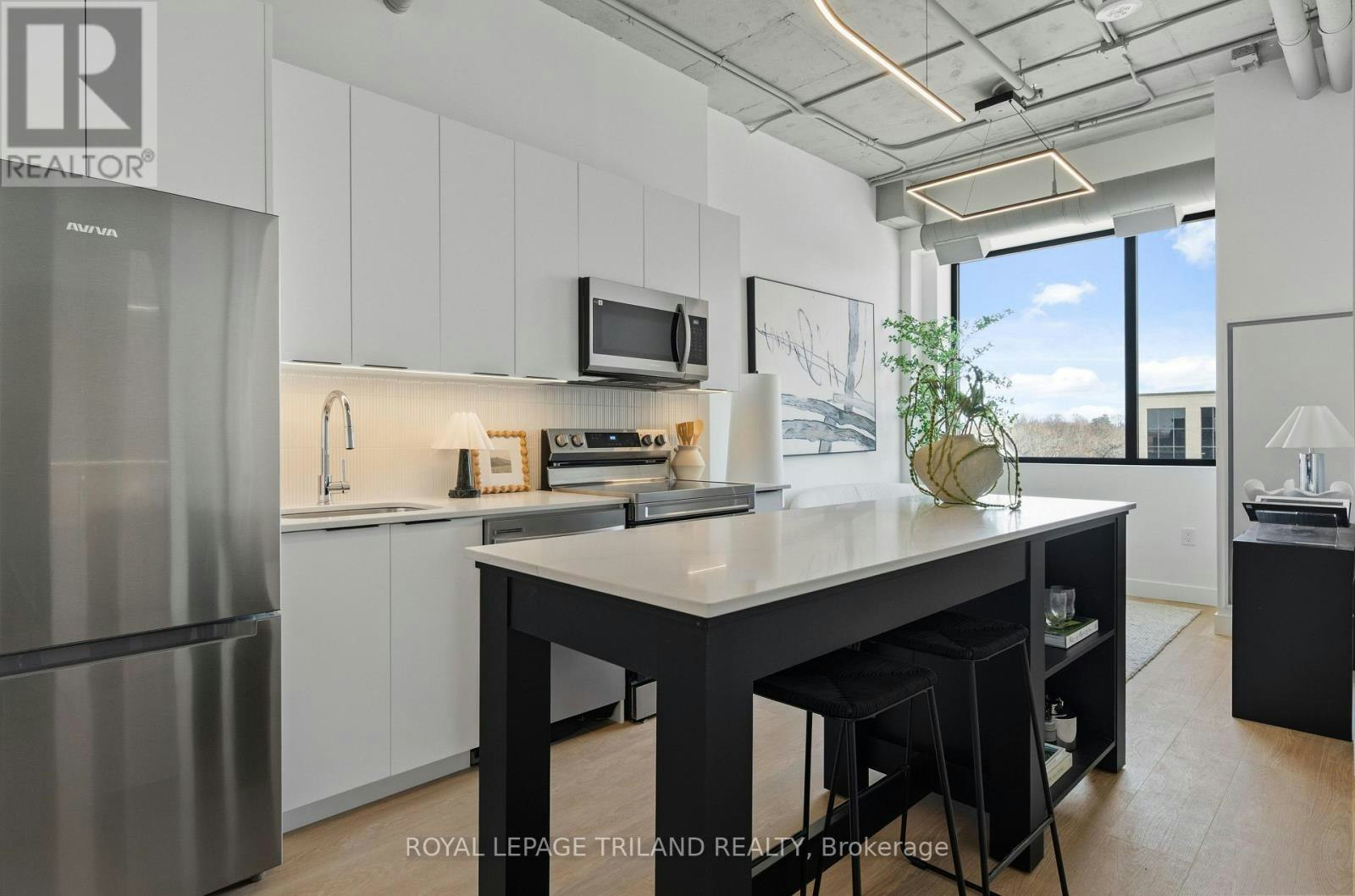 203-685 Richmond Street, London, ON, N6A 5M1