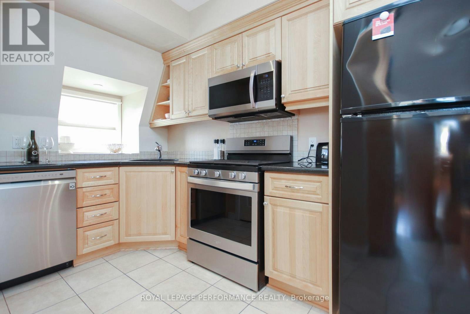 3-736 Cooper Street E, Ottawa, ON, K1R 5J6 - 9