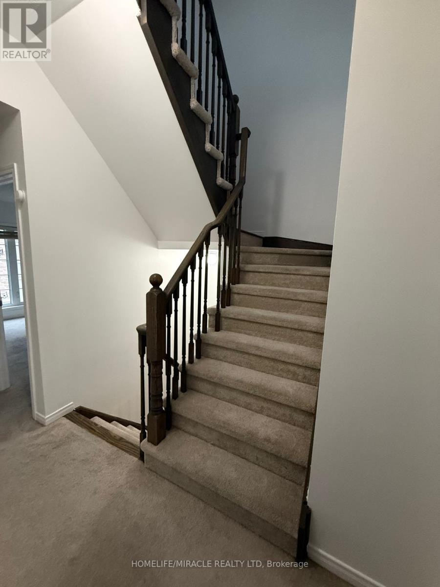 70 Harwood Avenue N, Ajax, ON, L1T 0P4 - 27
