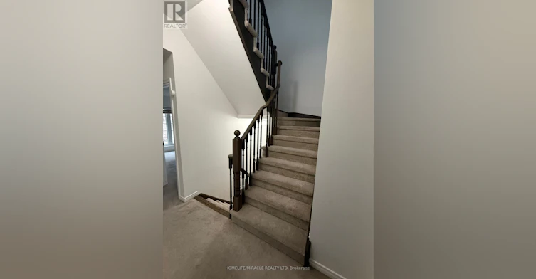 70 Harwood Avenue N, Ajax, ON, L1T 0P4 - 27