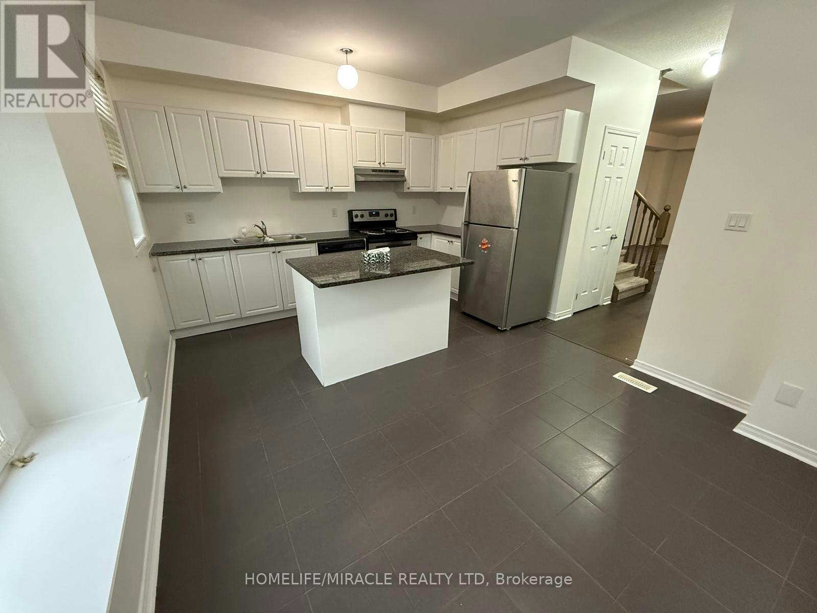 70 Harwood Avenue N, Ajax, ON, L1T 0P4 - 11