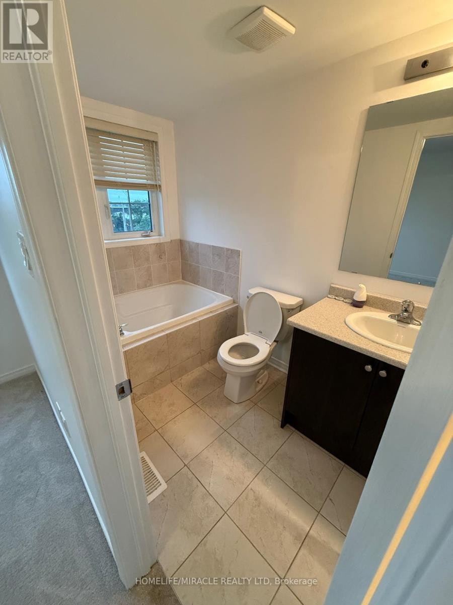 70 Harwood Avenue N, Ajax, ON, L1T 0P4 - 25