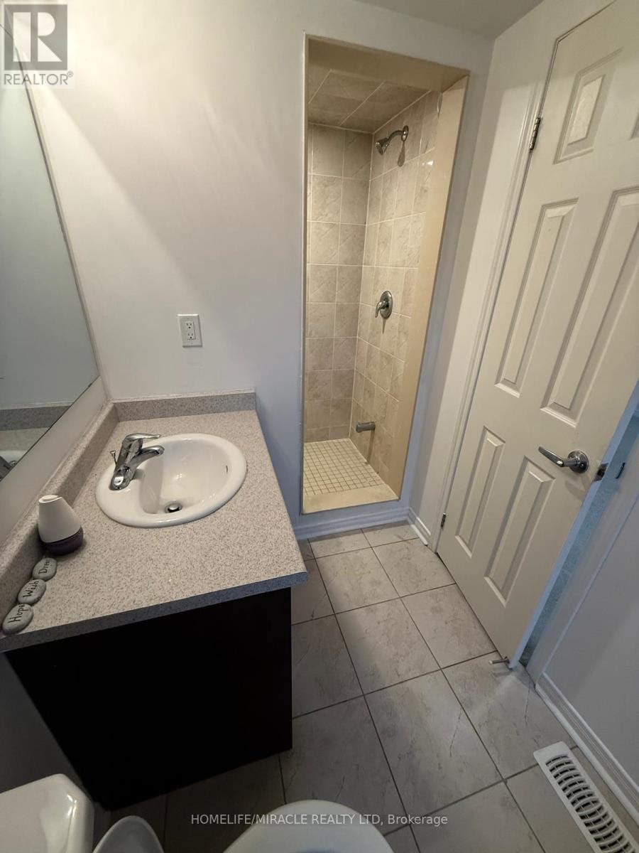 70 Harwood Avenue N, Ajax, ON, L1T 0P4 - 26