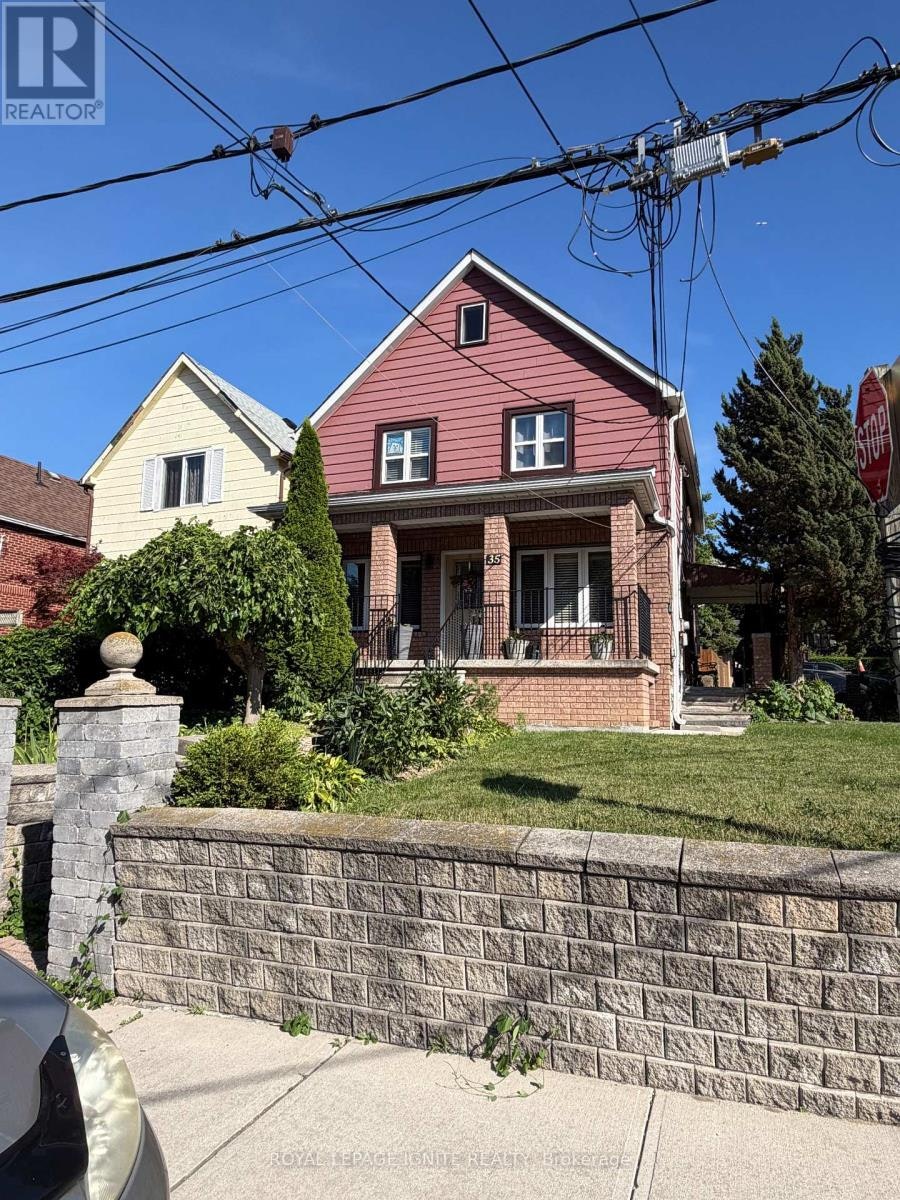 35 Hillary Avenue, Toronto, ON, M6N 2B9