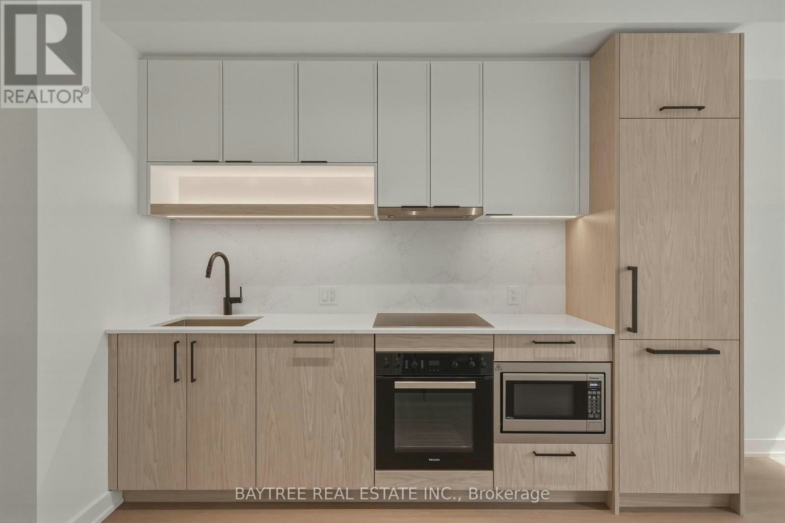 705-91 Montclair Avenue, Toronto, ON, M5P 0A9 - 2