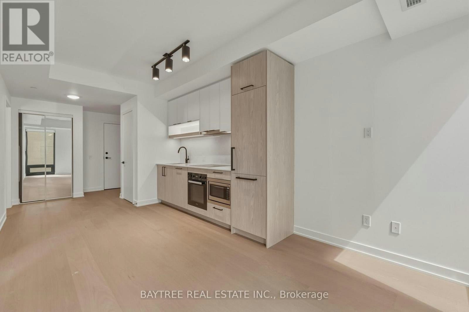 705-91 Montclair Avenue, Toronto, ON, M5P 0A9 - 6