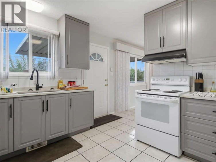 334 Mcgowan Avenue, Kamloops, BC, V2B 2N7 - 16