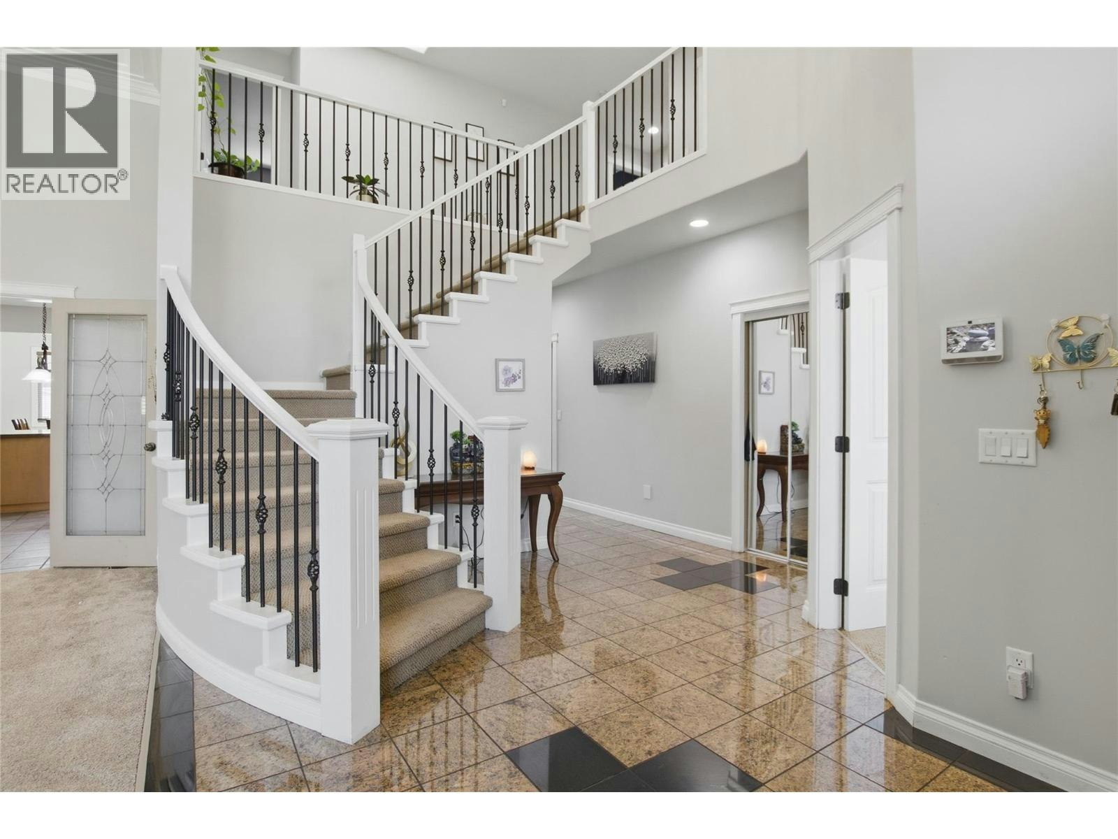 819 Arlington Court, Kamloops, BC, V2B 8T5 - 2