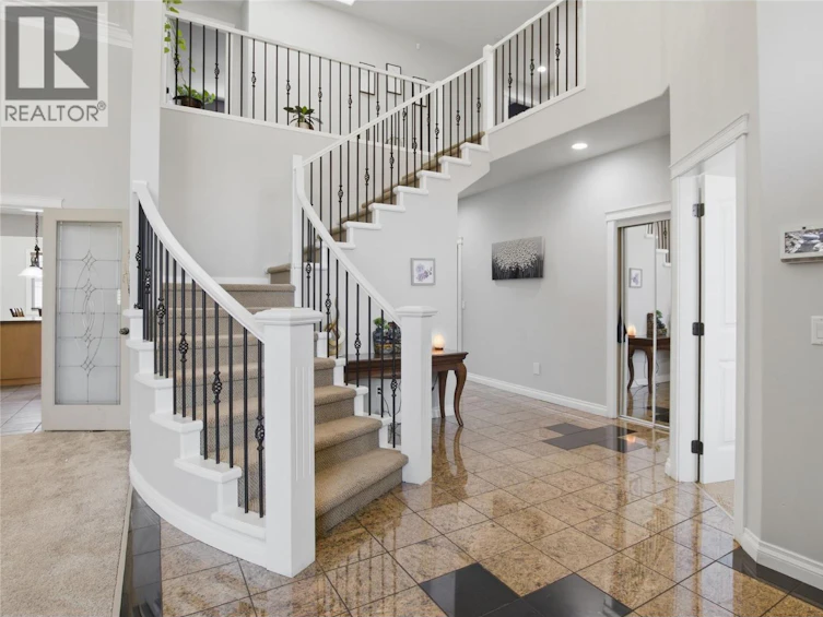 819 Arlington Court, Kamloops, BC, V2B 8T5 - 2