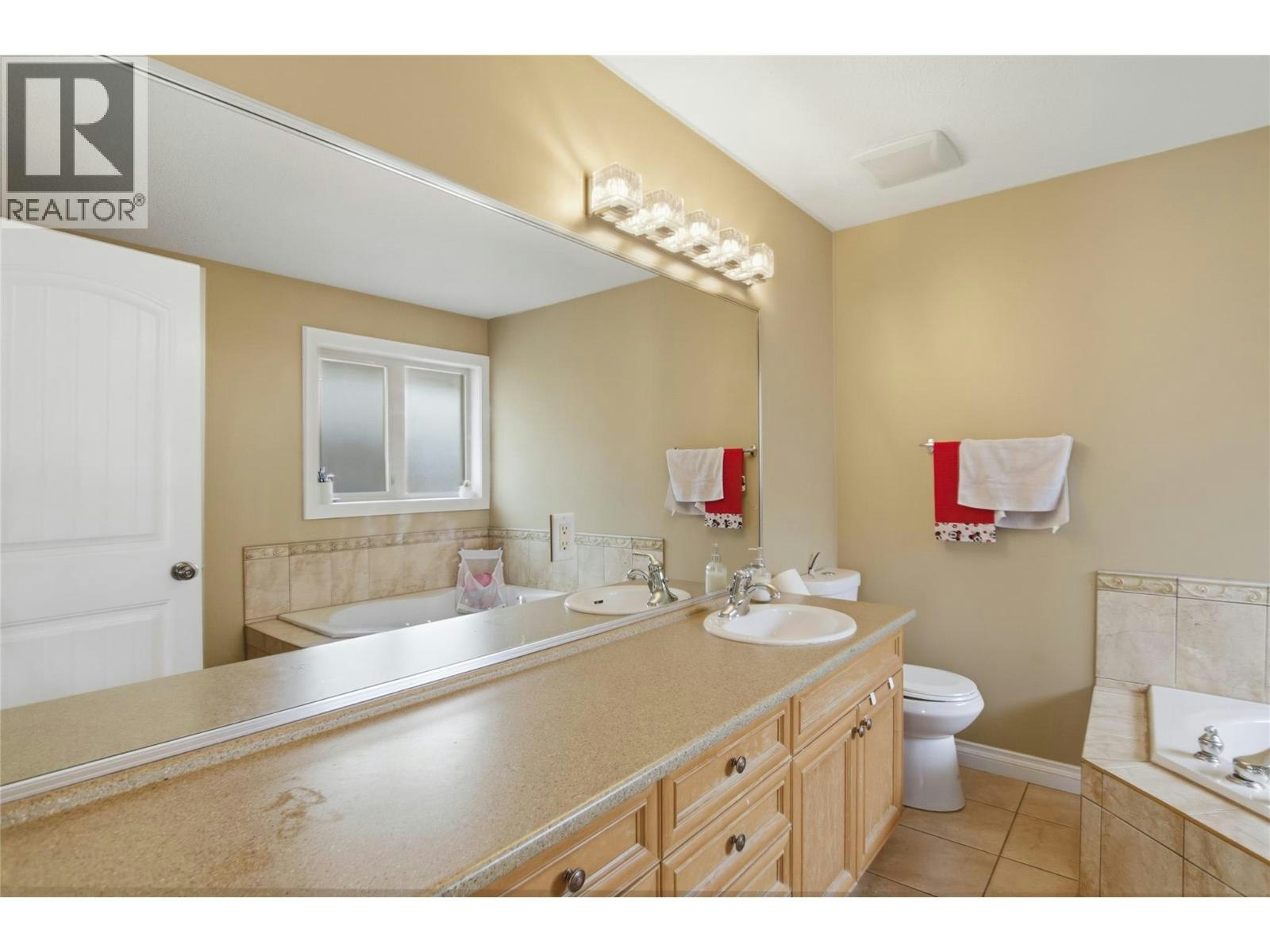 819 Arlington Court, Kamloops, BC, V2B 8T5 - 34