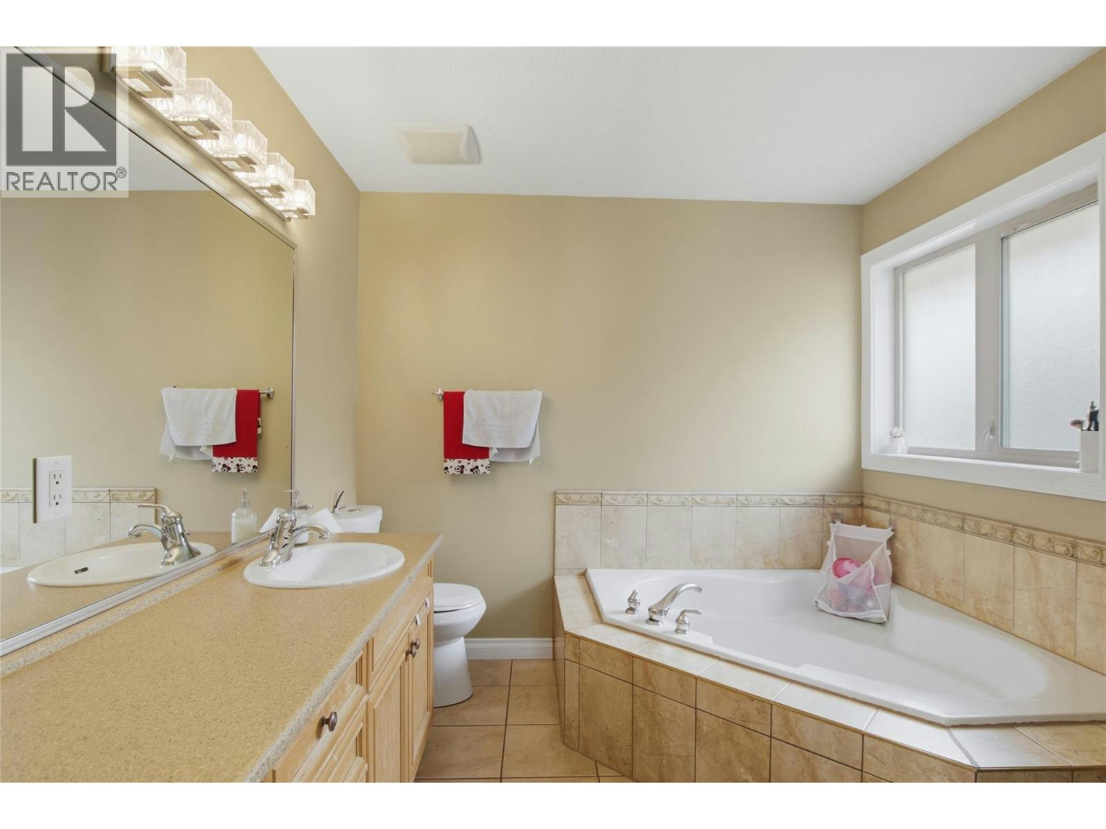 819 Arlington Court, Kamloops, BC, V2B 8T5 - 33