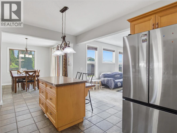 819 Arlington Court, Kamloops, BC, V2B 8T5 - 4
