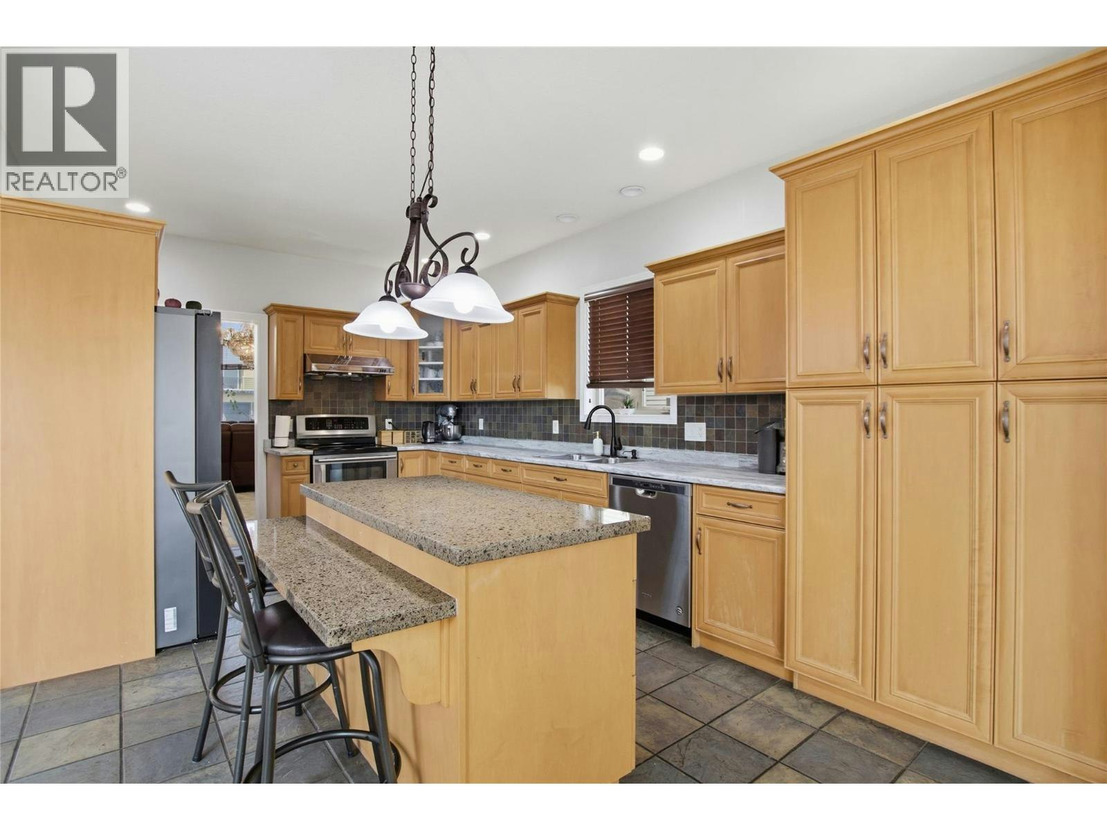 819 Arlington Court, Kamloops, BC, V2B 8T5 - 5