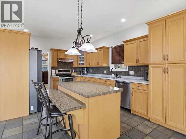 819 Arlington Court, Kamloops, BC, V2B 8T5 - 5