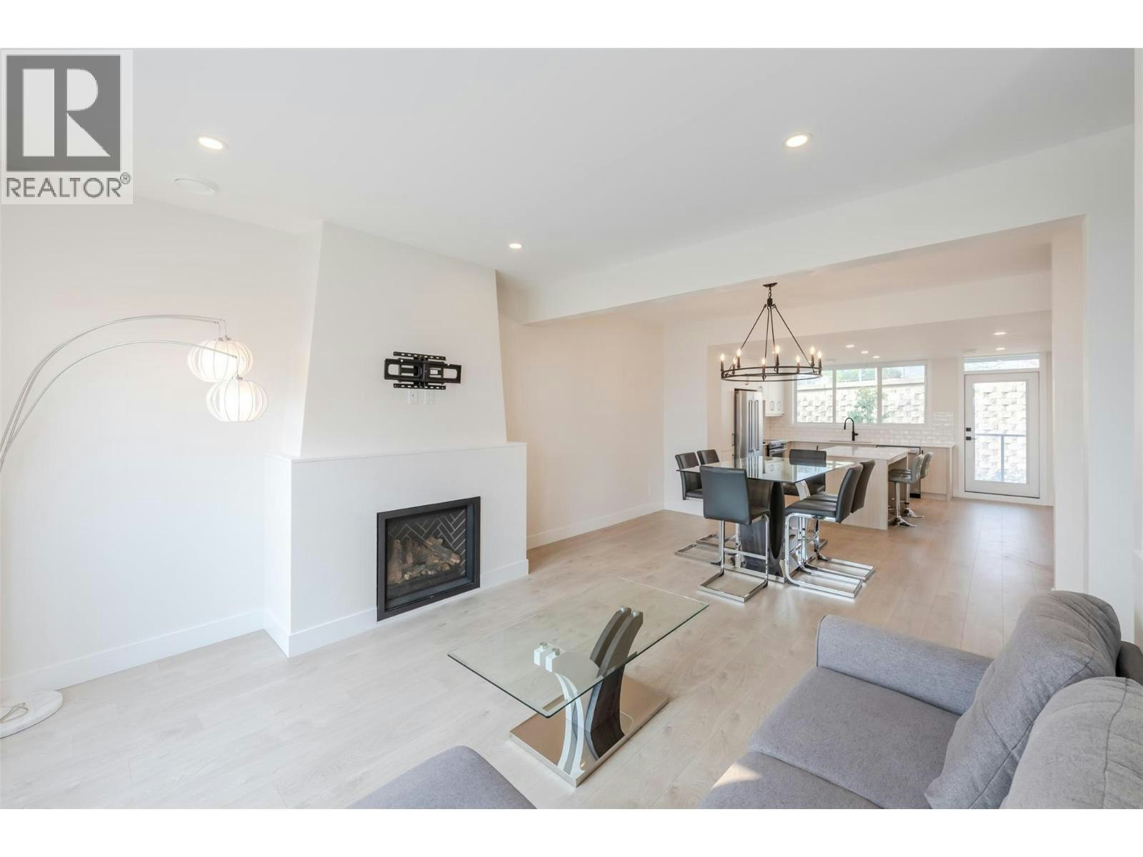 52-8000 Vedette Drive, Osoyoos, BC, V0H 1V2 - 8