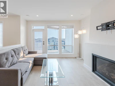 52-8000 Vedette Drive - 3