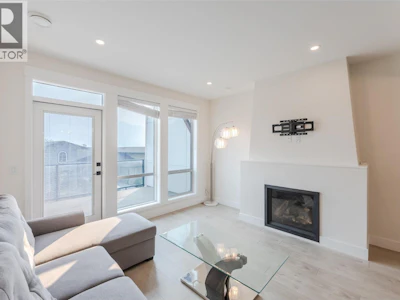 52-8000 Vedette Drive - 4
