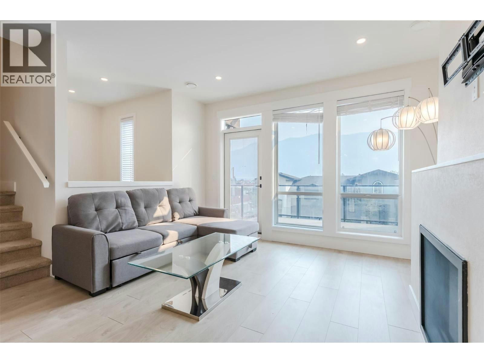 52-8000 Vedette Drive - 5