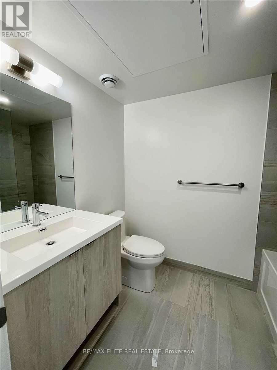 1912-138 Downes Street, Toronto, ON, M5E 0E4 - 4