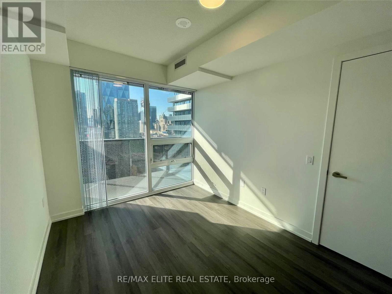 1912-138 Downes Street, Toronto, ON, M5E 0E4 - 5