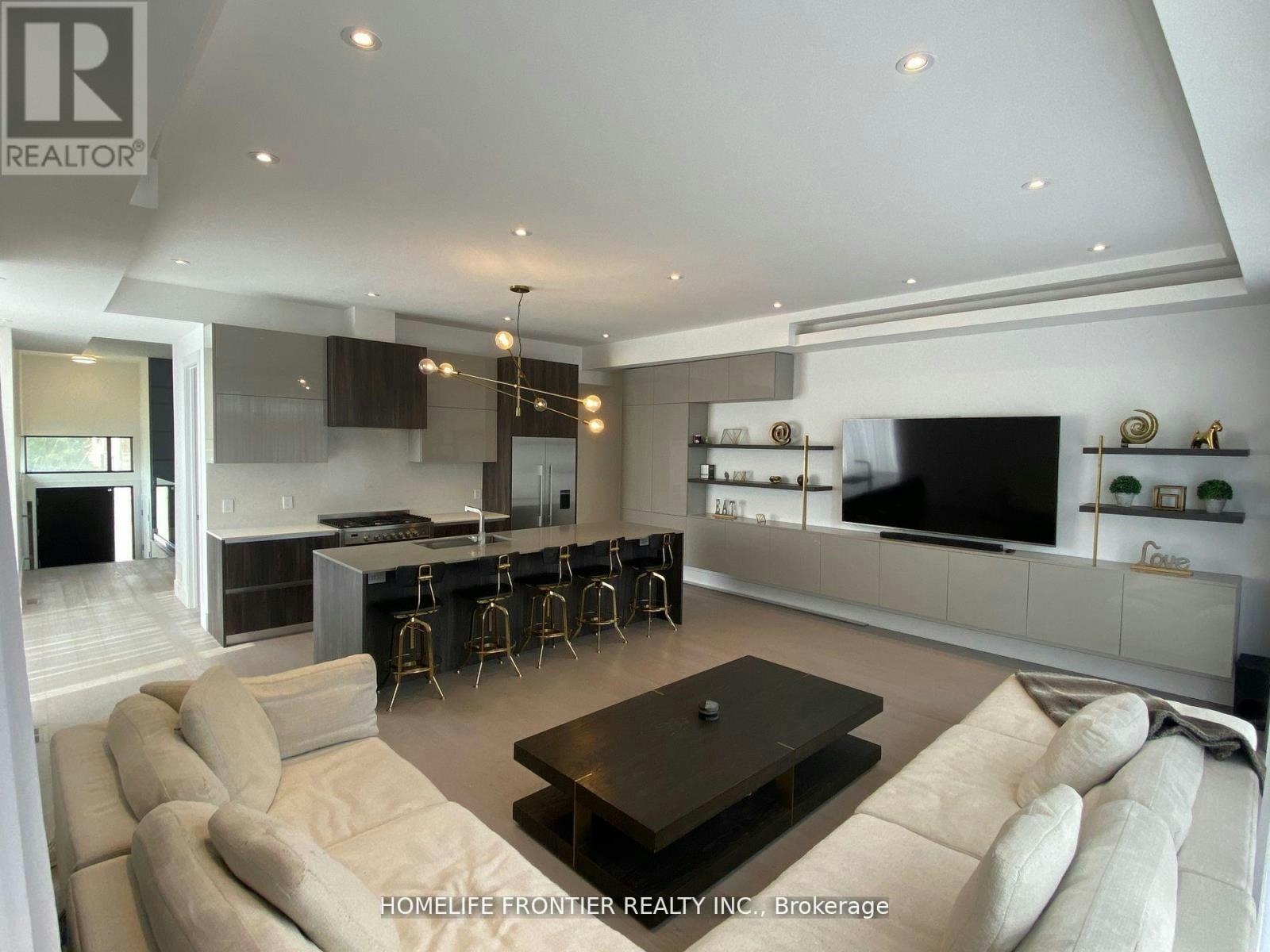163 Pemberton Road, Richmond Hill, ON, L4C 3T6 - 2