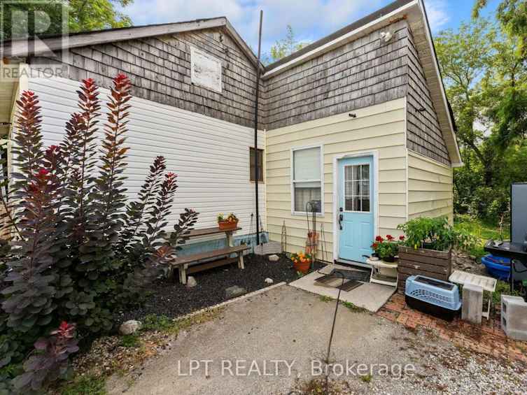 8349 Ravenswood Line, Lambton Shores, ON, N0M 1N0 - 6