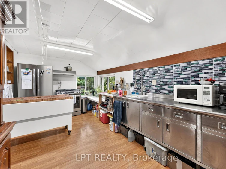 8349 Ravenswood Line, Lambton Shores, ON, N0M 1N0 - 9
