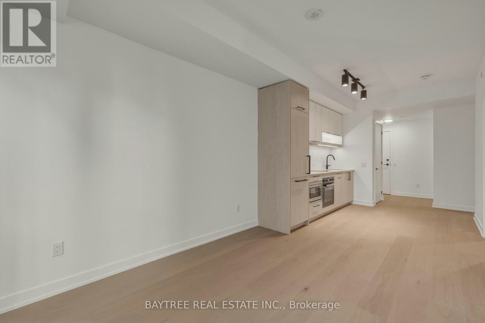 1715-89 Montclair Avenue, Toronto, ON, M5P 0A9 - 12