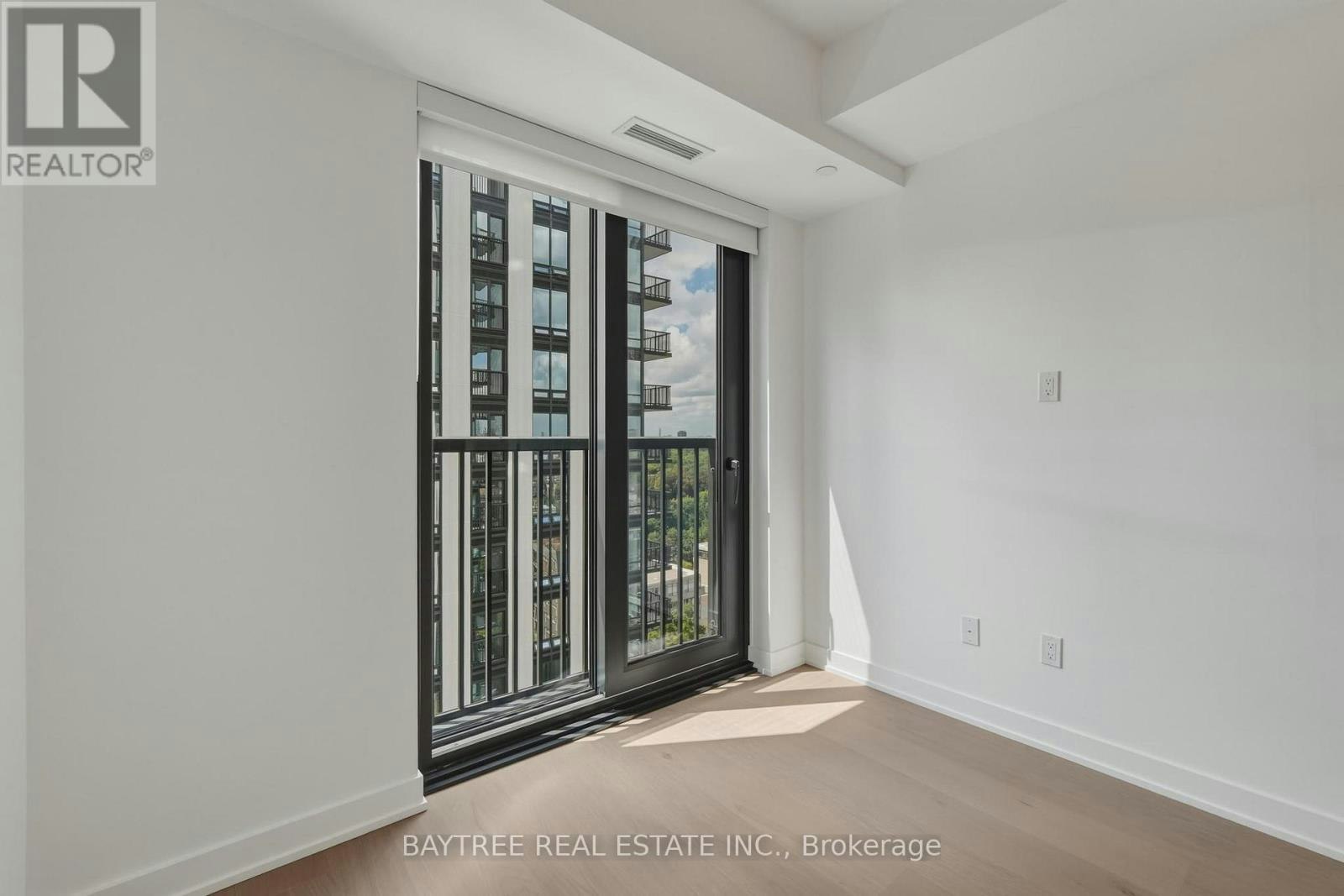 1726-89 Montclair Avenue, Toronto, ON, M5P 0A9 - 4