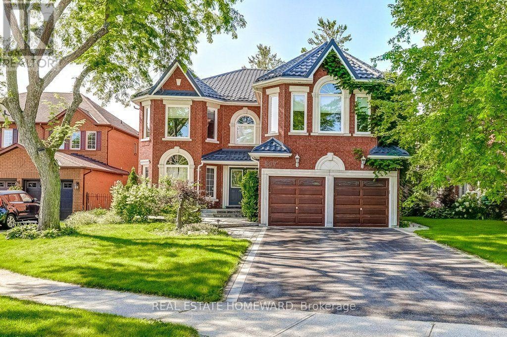 807 Primrose Court, Pickering, ON, L1X 2S8