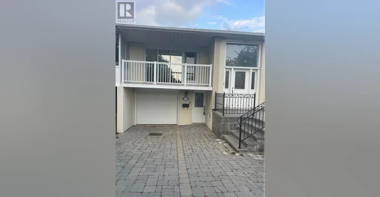 3589 Birchmeadow Crescent, Mississauga, ON, L4Y 3R8
