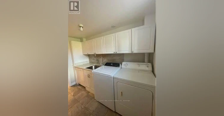 3589 Birchmeadow Crescent, Mississauga, ON, L4Y 3R8 - 11