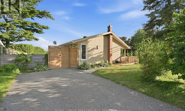 3149 Southmore Drive E