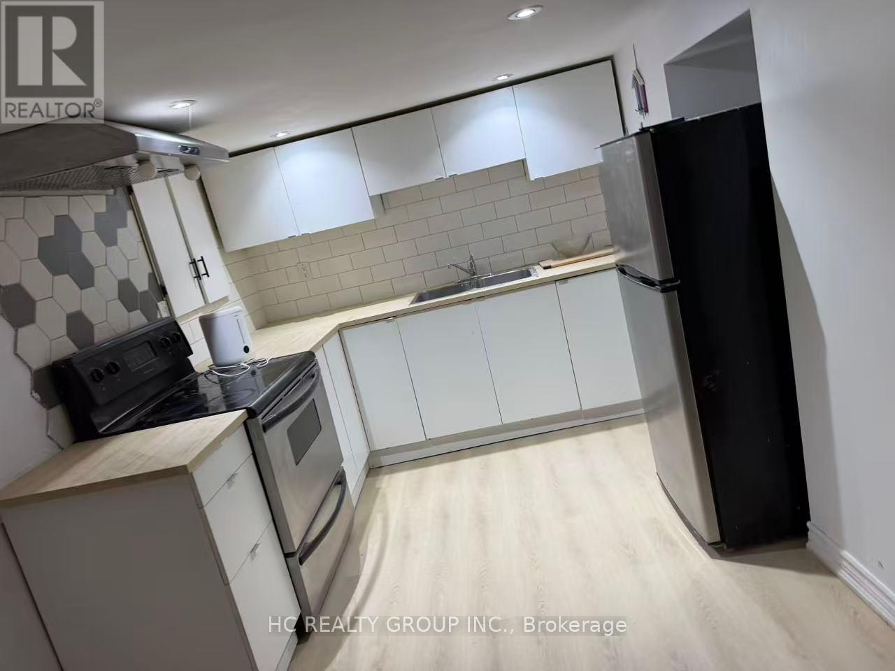 LOWER-25 Beechwood Avenue, Toronto, ON, M6N 4S9 - 2