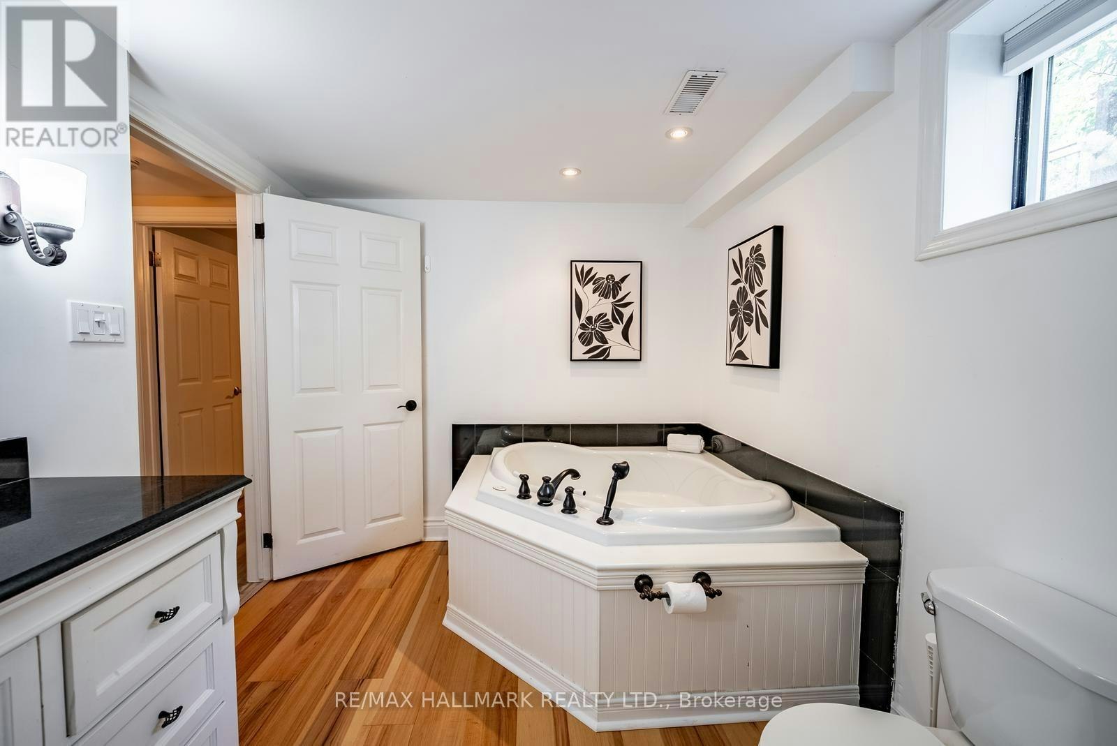 5104 Aurora Road, Whitchurch-Stouffville, ON, L4A 3K1 - 33