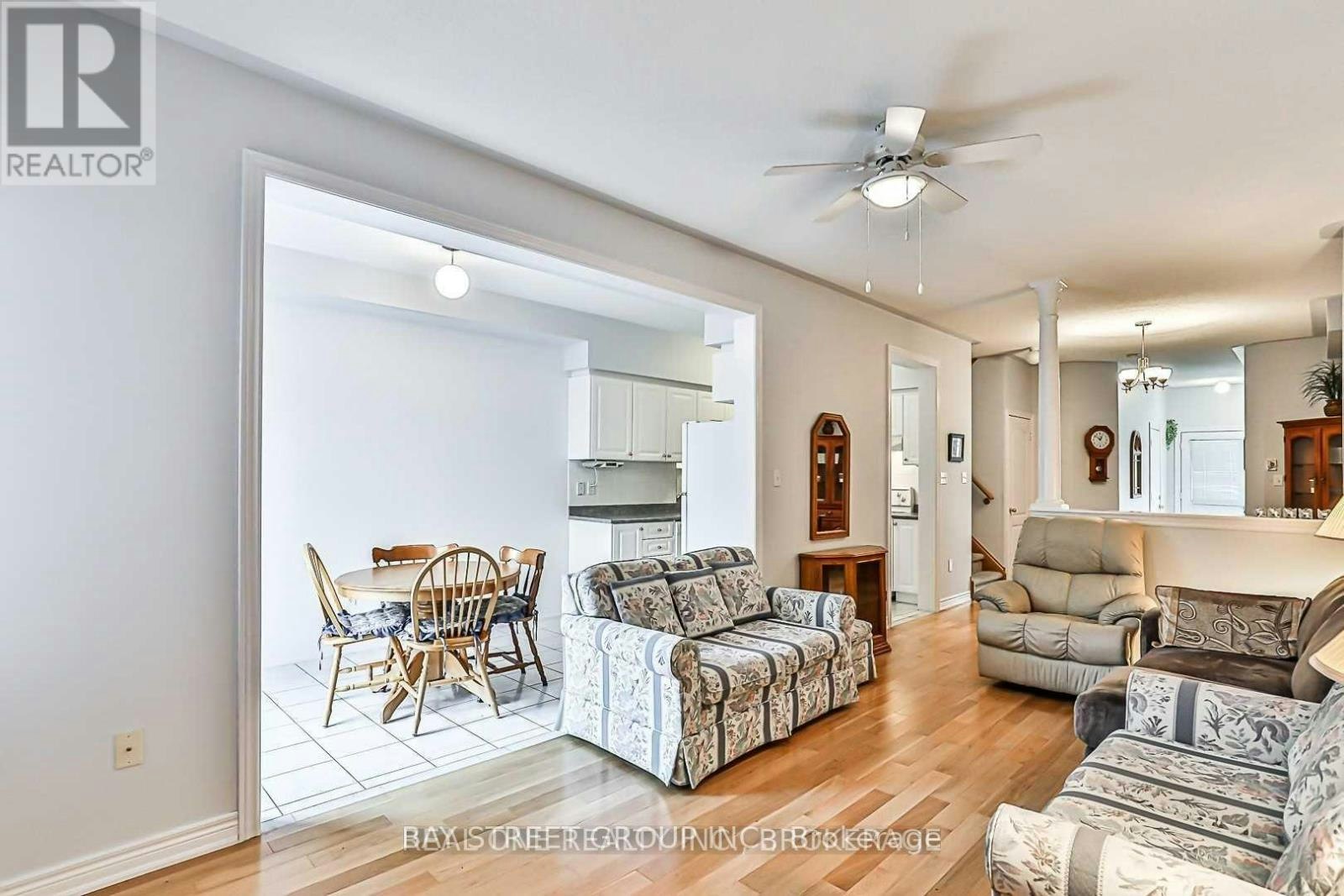 523 Ainsworth Drive, Newmarket, ON, L3Y 8W9 - 9